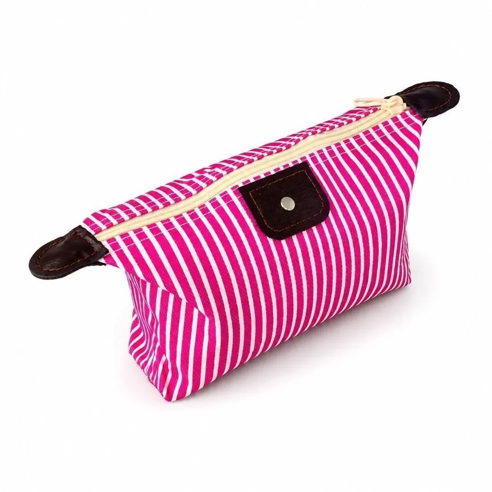 7 Makeup Brushes in Pink Zippered Storage Bag - Travel, Toiletries, Cosmetics